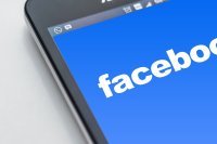 Facebook подверг цензуре материалы четырех российских изданий