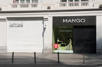 Бренд Mango сообщил о закрытии магазинов в России