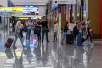 Авиаотрасль Европы оказалась не готова к сезону: в аэропортах массово отменяют рейсы