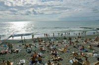 На российских курортах начался купальный сезон
