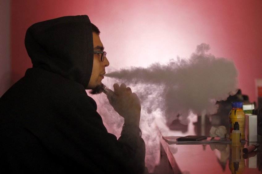Вейпы и электронные сигареты хотят запретить: пульмонолог рассказала, насколько они вредны